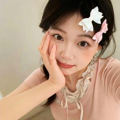 男孩在唱歌